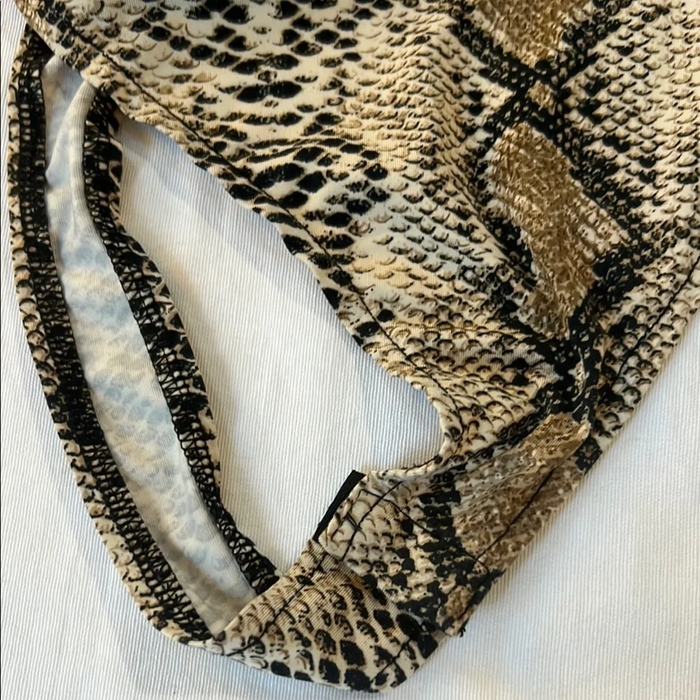 Hera Collection Animal Print Bodysuit - Picture 5 of 7